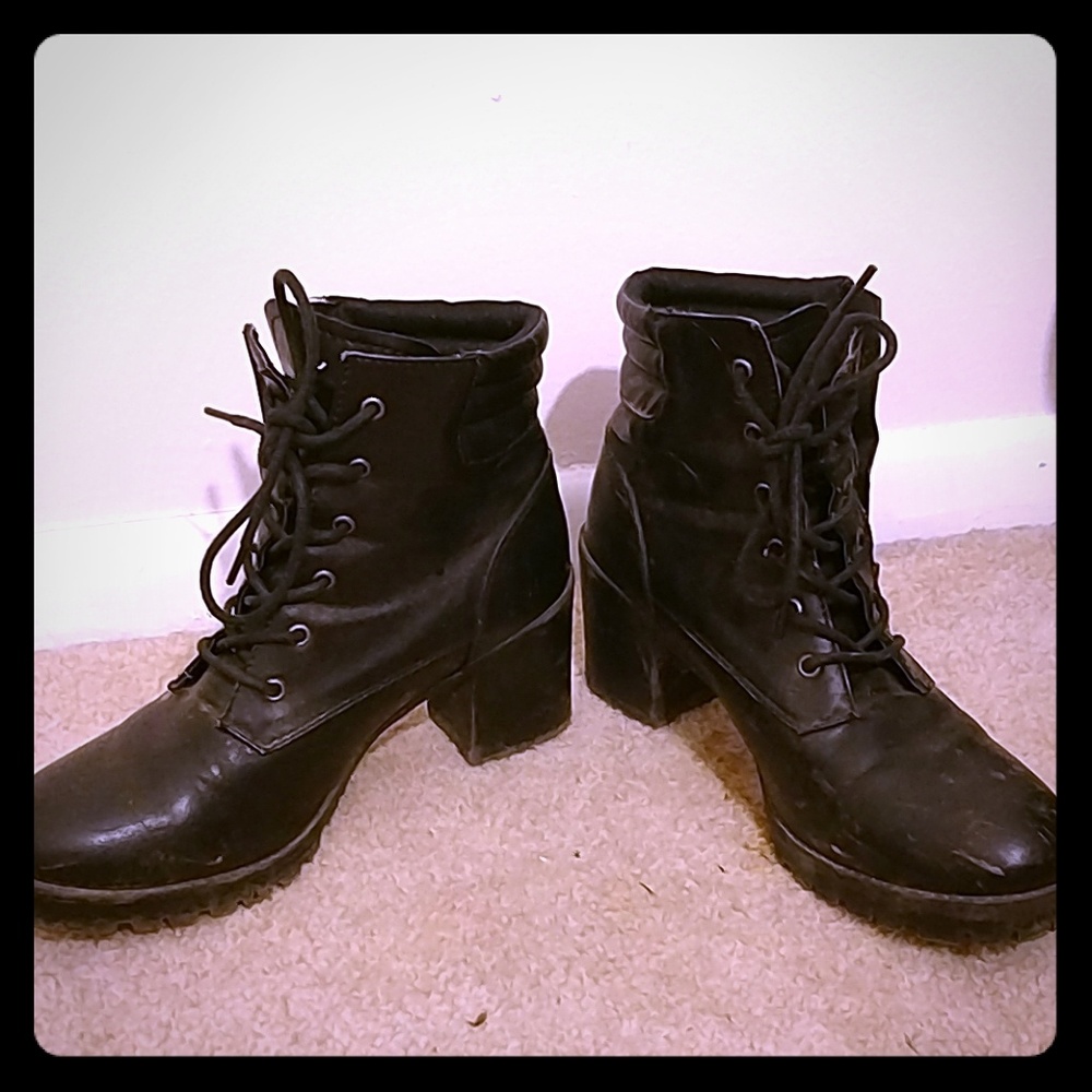 Heal zip up boots